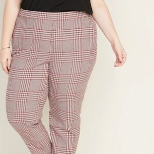 NWT: Mid-Rise Secret-Slim Pockets Plus-Size Pull-On Plaid Pants